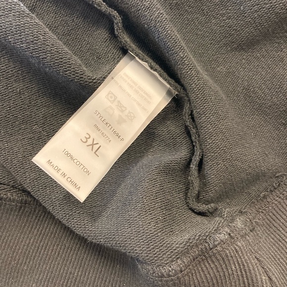 Plus size mono b black sweatshirt with single antique star on front - Picture 7 of 12